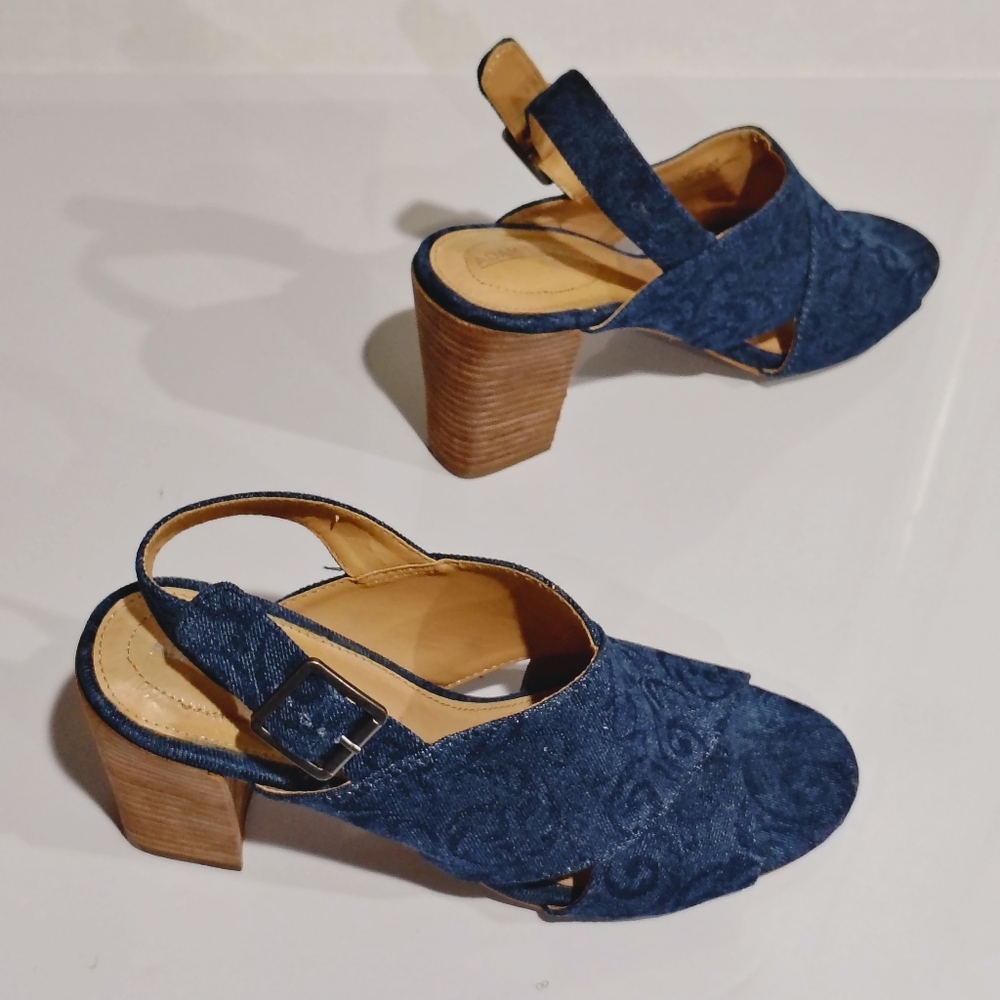 ADAM TUCKER Marni Blue Denim-Style Slingback Block Heels Size 9.5M